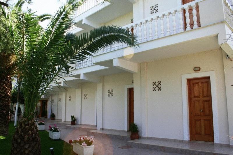 Posidonia Pension Амаринтос Экстерьер фото