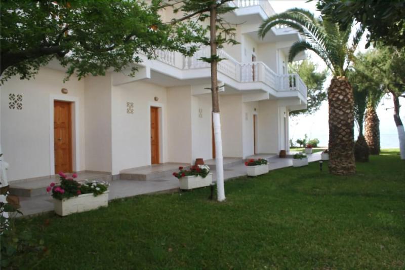 Posidonia Pension Амаринтос Экстерьер фото
