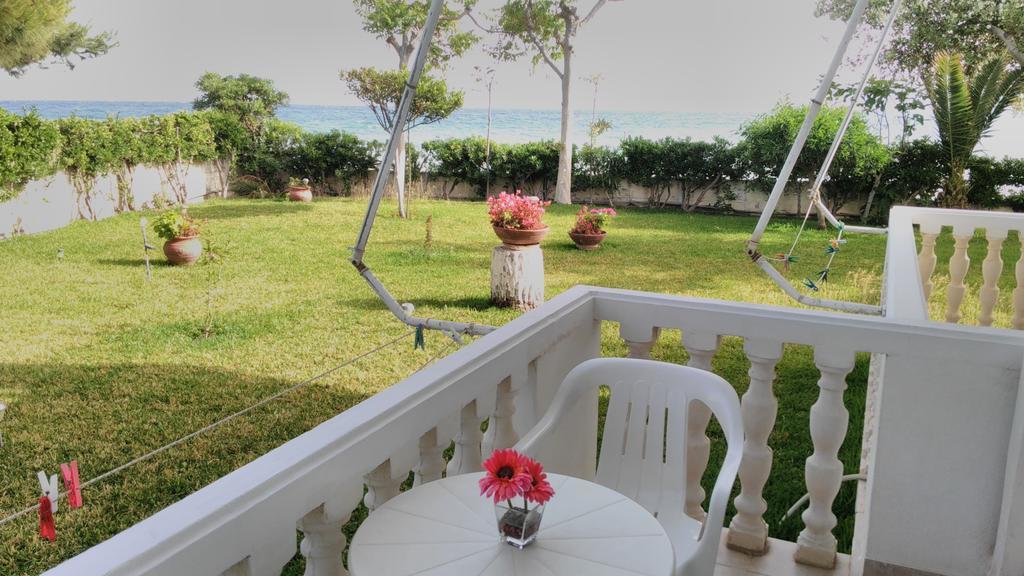 Posidonia Pension Амаринтос Экстерьер фото